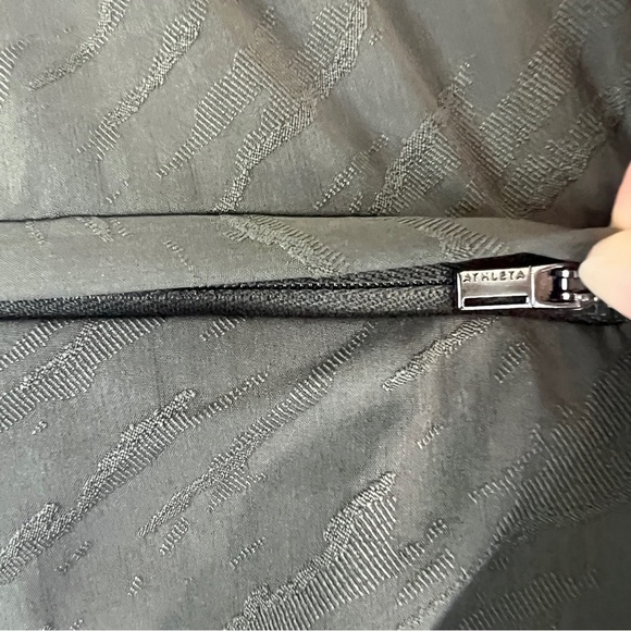 ATHLETA Brooklyn Textured Jogger Olive Grey Athleisure Activewear Size 6 - Picture 12 of 15